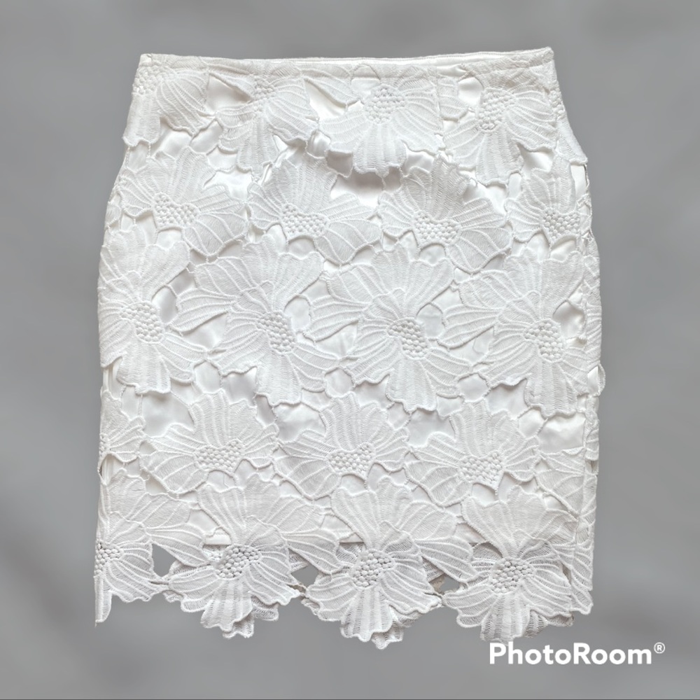 Seductions White Floral Lace Cutout Skirt Size Medium